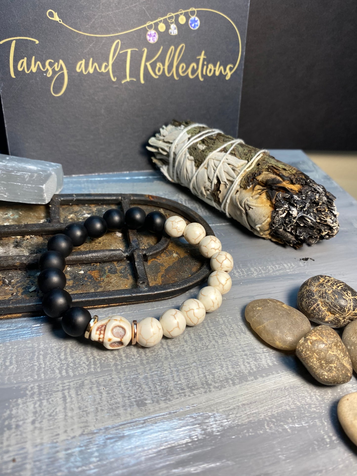 TAIK Onyx Turquoise Skull Stone Bracelet™