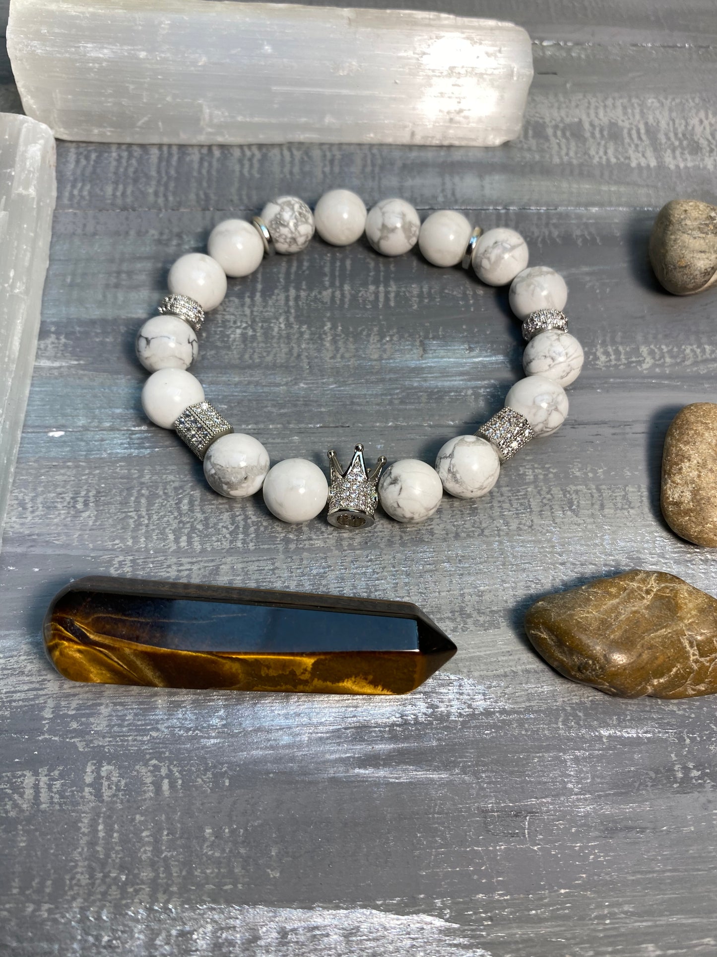 TAIK Royal Howlite Crown Bracelet™